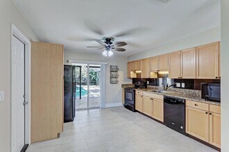 2545 Venice Dr in Palm Beach Gardens, FL - Building Photo - Building Photo