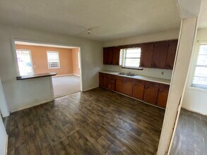 501 E Broadway St in Okemah, OK - Building Photo - Building Photo