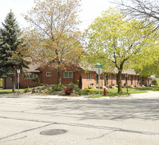 525 Englewood Ave Apartamentos