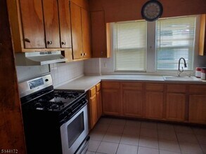 11 S Valley Rd-Unit -2 in West Orange, NJ - Building Photo - Building Photo