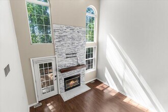 41784 Glade Rd in Canton Township, MI - Foto de edificio - Building Photo