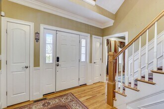 2414 Massachusetts Ave in Lexington, MA - Building Photo - Building Photo