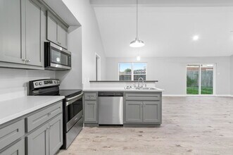 10922 Village Trail Dr in Houston, TX - Foto de edificio - Building Photo