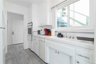 2728 Hermosa Ave in Hermosa Beach, CA - Building Photo - Building Photo
