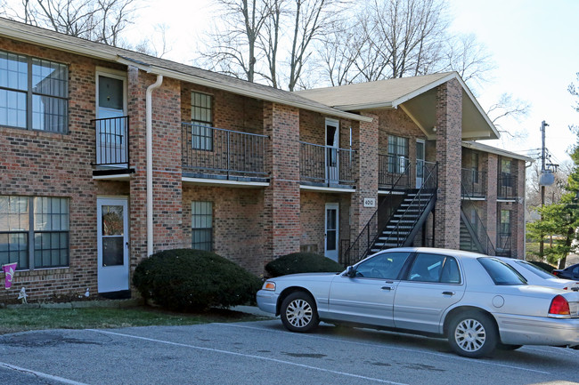 Poplar Gardens in Louisville, KY - Building Photo - Building Photo