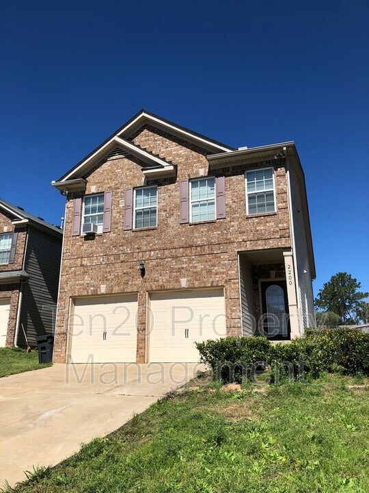 2200 Windy Ln in Phenix City, AL - Foto de edificio