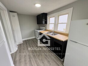 205 N Lincoln Ave, Unit 4 in Alexandria, IN - Building Photo - Building Photo