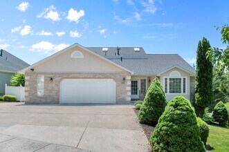 1986 Dan Dr in Layton, UT - Building Photo - Building Photo