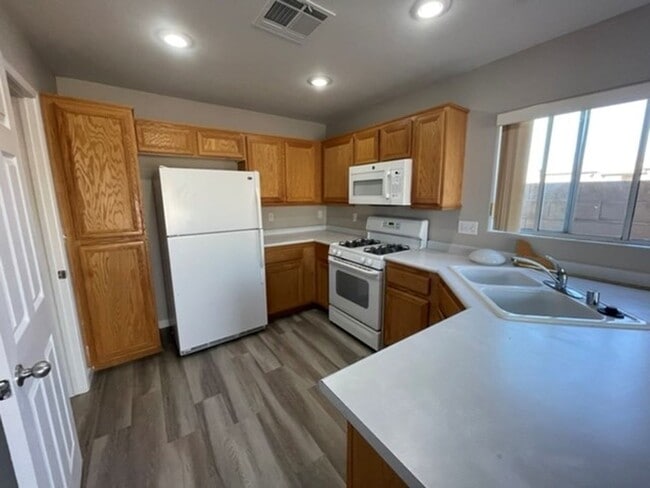 6456 Muldoon Ct in Las Vegas, NV - Building Photo - Building Photo