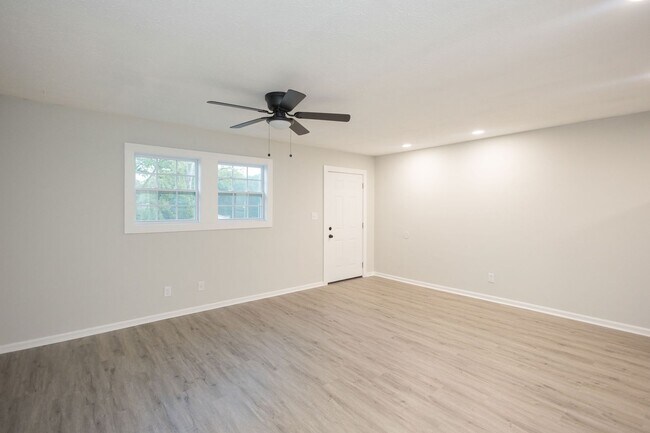 430 Bell St-Unit -A in Griffin, GA - Building Photo - Building Photo