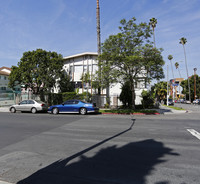 401 S St Andrews Pl in Los Angeles, CA - Foto de edificio - Building Photo