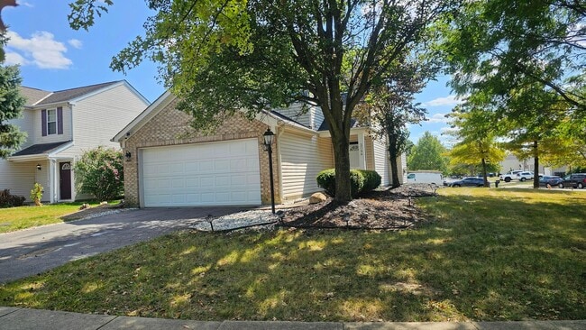 property at 3044 Kings Realm Ave