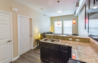 946 Doctor M.L.K. Jr St in Indianapolis, IN - Building Photo - Building Photo