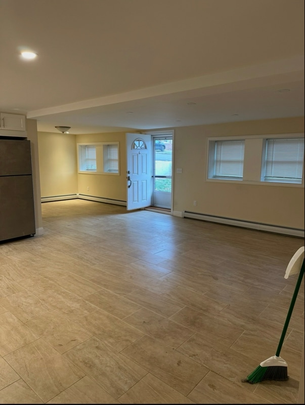 11 Cunningham Rd, Unit 1 in Gloucester, MA - Foto de edificio - Building Photo