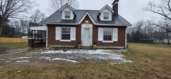 3410 Woodbury Pike in Murfreesboro, TN - Building Photo