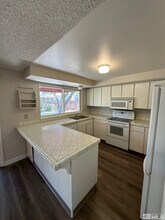 462 Steffanie Way in Sparks, NV - Building Photo - Building Photo