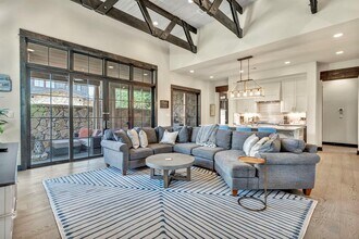 19404 Bold Venture Dr in Spicewood, TX - Building Photo - Building Photo