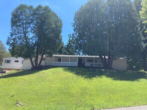 140 Young St in Easton, PA - Building Photo - Building Photo