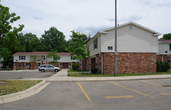 Hildebrandt Park Apartments in Lansing, MI - Building Photo - Building Photo