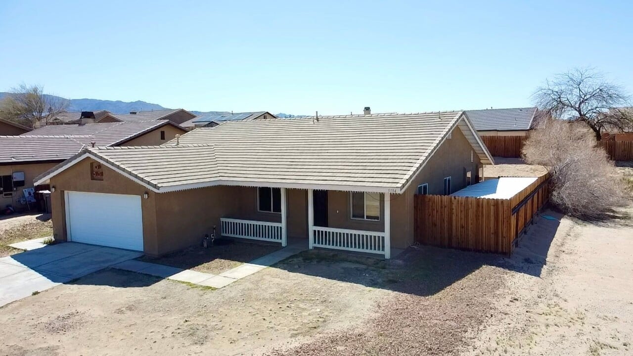 5184 Verenda Ave in Twentynine Palms, CA - Building Photo