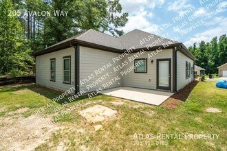 205 Avalon Wy in Clanton, AL - Building Photo - Building Photo