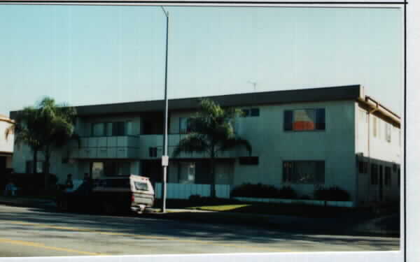 5920 Whitsett Ave in North Hollywood, CA - Foto de edificio