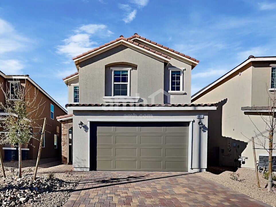 5835 Astapor St in Las Vegas, NV - Building Photo