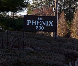 The Phenix in Cranston, RI - Foto de edificio - Other