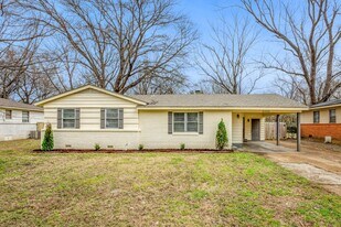 5450 Loch Lomond Rd in Memphis, TN - Building Photo