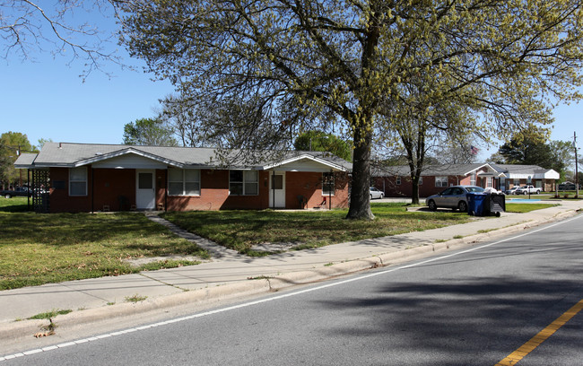 Belleview Apartments in Selma, NC - Building Photo - Building Photo