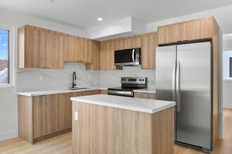 3208 W 18th St in Los Angeles, CA - Building Photo - Building Photo