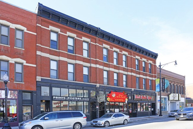 Fullerton Lofts in Chicago, IL - Foto de edificio - Building Photo