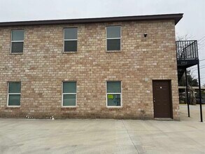 2302 Rosario St in Laredo, TX - Building Photo - Building Photo