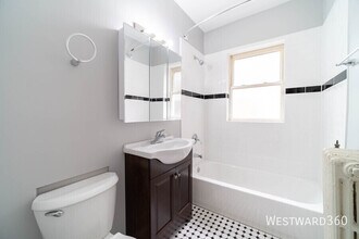 2136 W Arthur Ave in Chicago, IL - Building Photo - Building Photo