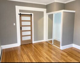 10 Mineral St, Unit Rental in Reading, MA - Building Photo