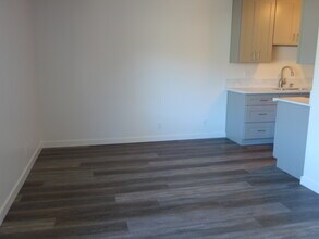 323 W Islay St in Santa Barbara, CA - Building Photo - Building Photo