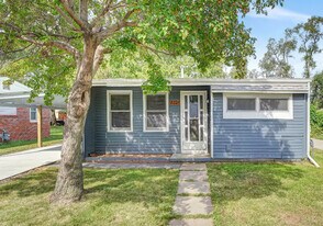 2221 N 32nd St in Lincoln, NE - Building Photo