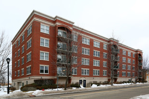 104 N Plum Grove Rd Apartments