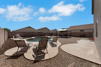 2619 W Jasper Ave in Apache Junction, AZ - Foto de edificio - Building Photo