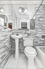 722 Tenth Avenue in New York, NY - Building Photo - Building Photo