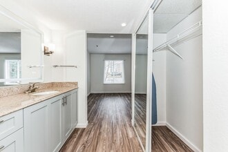 Vivo Living Charlotte (Tryon) in Charlotte, NC - Building Photo - Building Photo