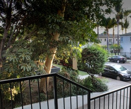 1818 N New Hampshire Ave in Los Angeles, CA - Building Photo - Building Photo