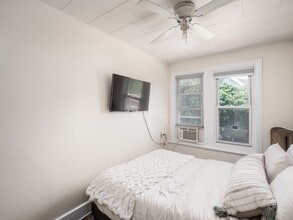 149 Dorchester St, Unit #1 in Boston, MA - Foto de edificio - Building Photo