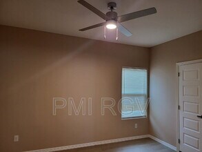 3101 W Kenwood St in Edinburg, TX - Building Photo - Building Photo