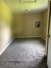 165 McKim Way in Ellwood City, PA - Building Photo - Building Photo