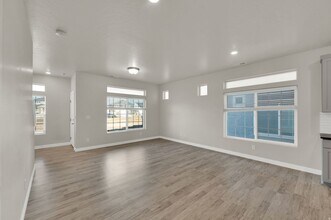 128 E Geyser Ct in Saratoga Springs, UT - Building Photo - Building Photo