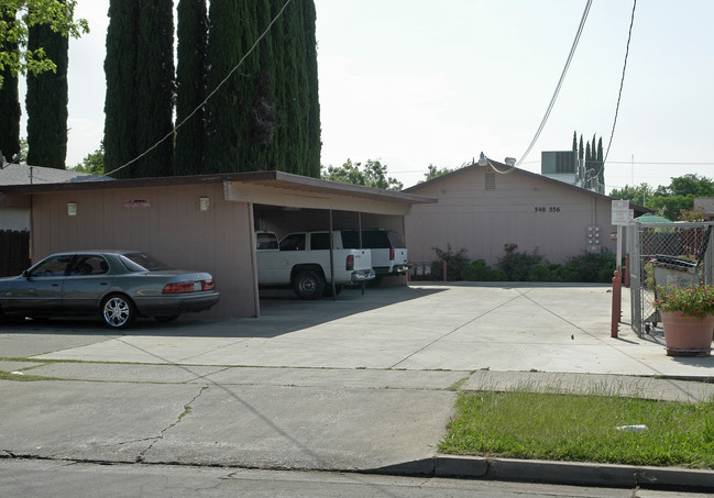 548 M St in Merced, CA - Foto de edificio - Building Photo