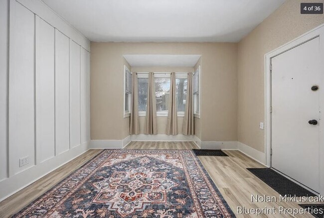 700 Broadway Ave NW, Unit 1A in Grand Rapids, MI - Building Photo - Building Photo