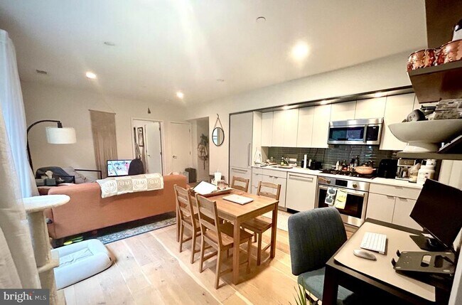 129 W St NW in Washington, DC - Building Photo - Building Photo