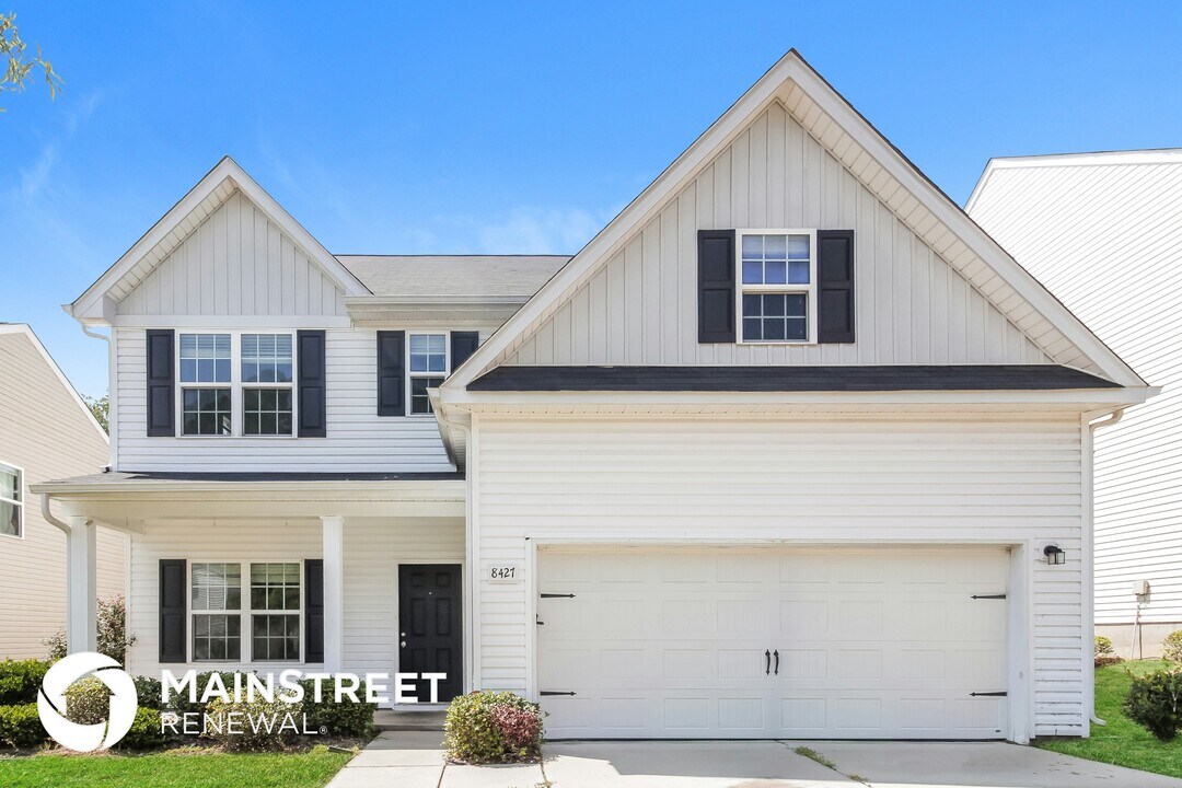 8427 Paw Valley Ln in Charlotte, NC - Building Photo